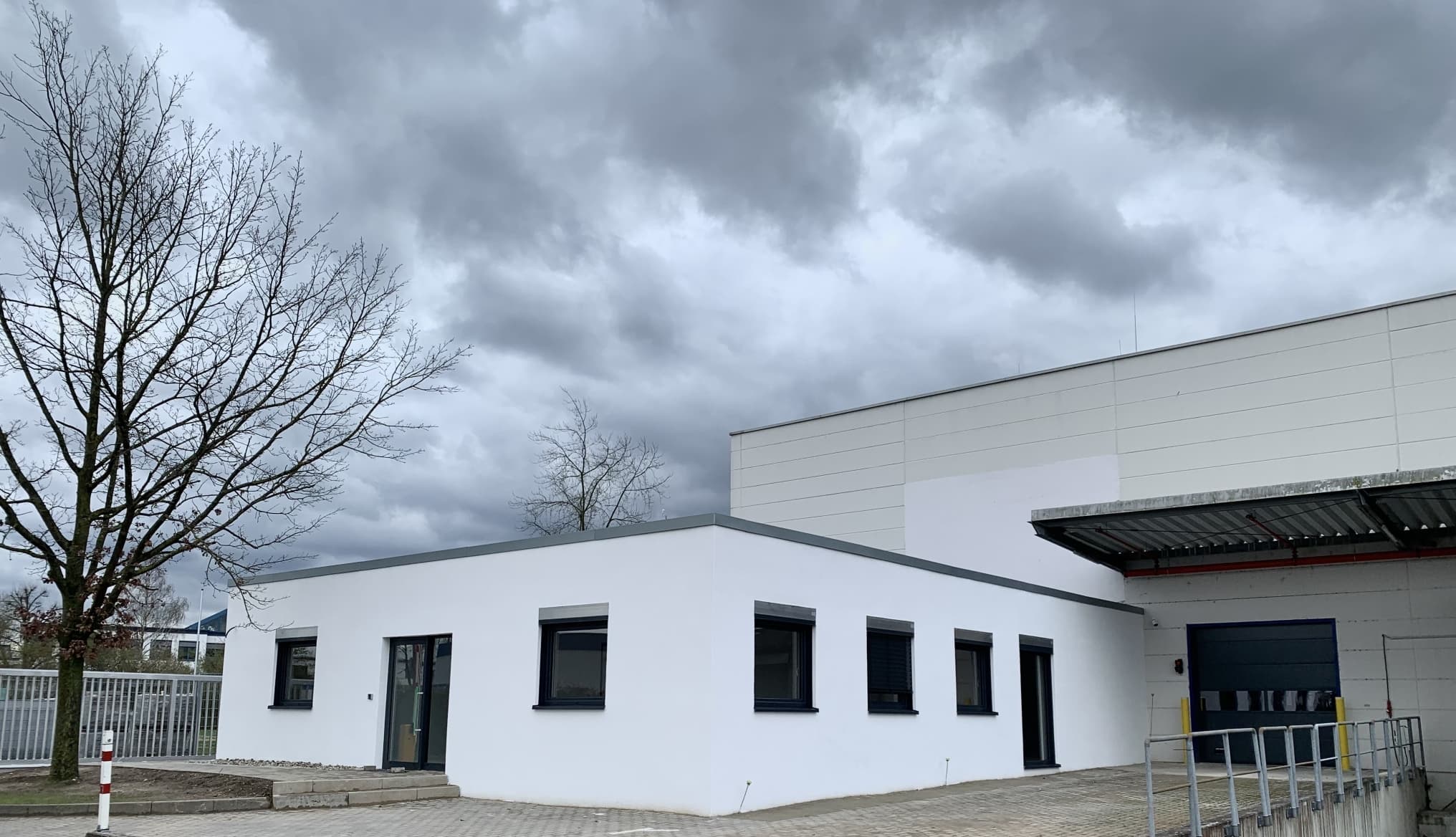 Außenansicht des Hallenanbaus in Wunstorf