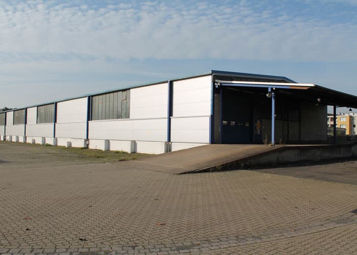 Gewerbehalle mit befestigten Freilagerflächen, Kurt-Schumacher-Allee 12 in Langenhagen
